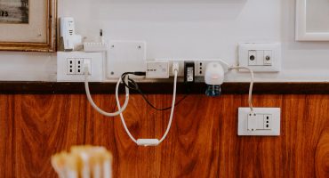 claudio-schwarz-qjX0QBtDXto-unsplash